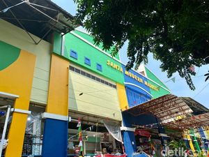 Melihat Kembali Pasar Santa yang Pernah Berjaya di Tahun 2012