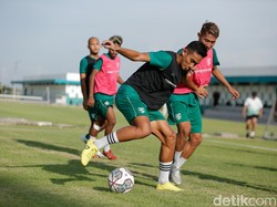 Lawan PSM Tanpa Marsel, Persebaya Bisa Saja Pakai Skema Baru