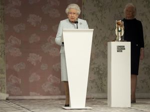 Nasib Aspri Ratu Elizabeth II, Terancam Kena PHK Usai 30 Tahun Mengabdi Nasib Aspri Ratu Elizabeth II, Terancam Kena PHK Usai 30 Tahun Mengabdi