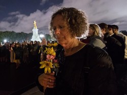 Melihat Lagi Suasana Mengheningkan Cipta untuk Ratu Elizabeth II