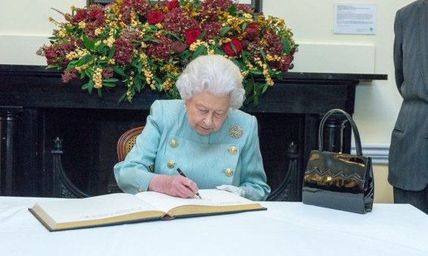 Ratu Elizabeth II memiliki pesona kempemimpinan yang kuat, tentu saja karena kedisiplinan dan ambisinya tidak pernah redup hingga menutup usia/Foto: id.pinterest.com/royalcentral.co.uk
