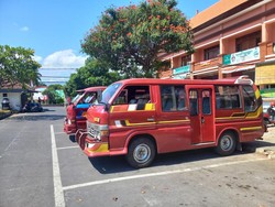 Angkot di Buleleng Terus Berkurang