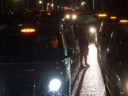 Puluhan Taksi Hitam Berbaris di London untuk Hormati Wafatnya Ratu Elizabeth