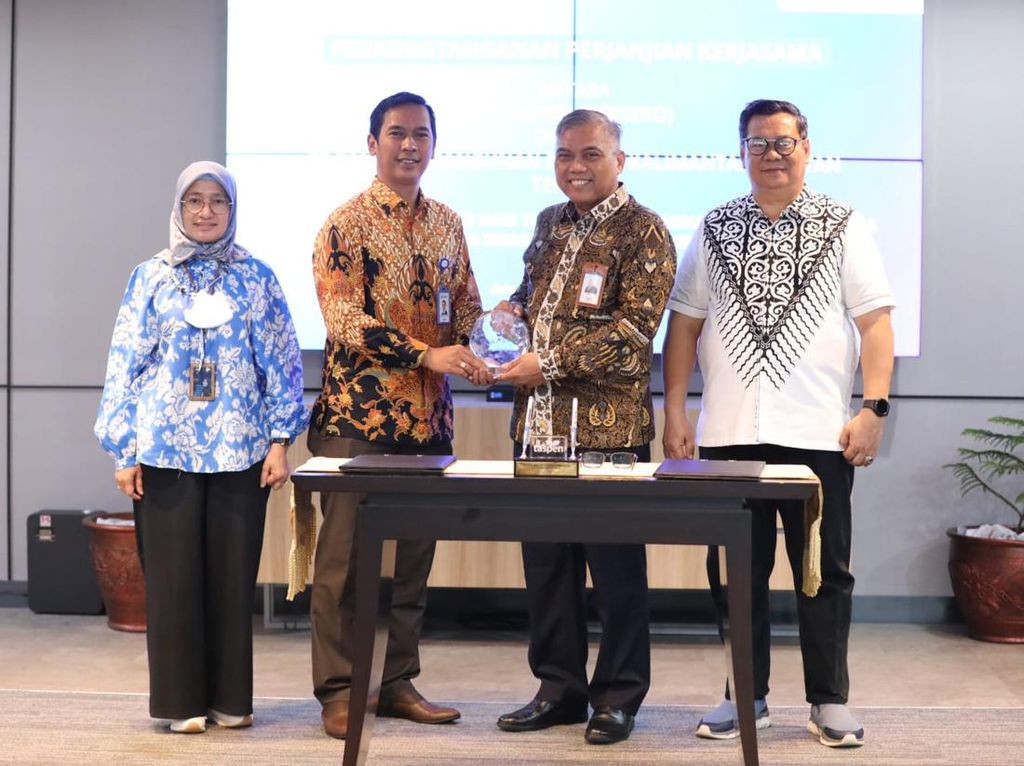 Taspen & Bank Kalsel Salurkan Dana Pensiun ASN di Kalimantan Selatan