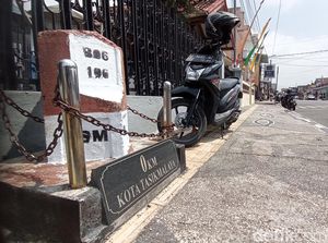Julukan Lain Kota Tasikmalaya: 106 KM Bandung Julukan Lain Kota Tasikmalaya: 106 KM Bandung