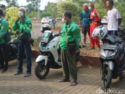Harga BBM Naik, Ojol di Kudus Curhat Operasional Bengkak-Order Sepi