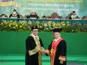 Kepala Kanwil DJP Raih Guru Besar Kehormatan dari Unissula Semarang