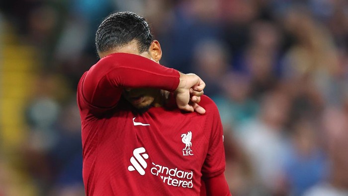 LIVERPOOL, ENGLAND - AUGUST 15: Virgil van Dijk of Liverpool during the Premier League match between Liverpool FC and Crystal Palace at Anfield on August 15, 2022 in Liverpool, United Kingdom. (Photo by Robbie Jay Barratt - AMA/Getty Images)