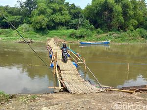 Jembatan Mojo-Jurug Akan Diperbaiki, Warga Bikin Jembatan Alternatif Jembatan Mojo-Jurug Akan Diperbaiki, Warga Bikin Jembatan Alternatif
