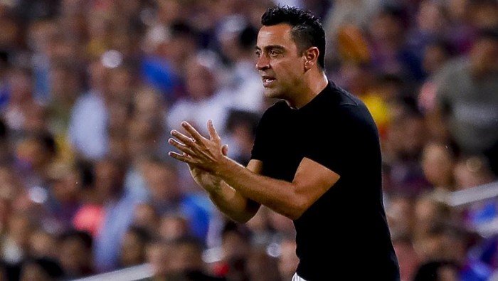 BARCELONA, SPAIN - AUGUST 13: Barcelonas coach Xavi Hernandez  during the match between FC Barcelona and Rayo Vallecano at the Camp Nou stadium in Barcelona on August 13, 2022. (Photo by Adria Puig/Anadolu Agency via Getty Images)