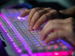 Menerka Siapa di Balik Topeng Hacker Bjorka Menerka Siapa di Balik Topeng Hacker Bjorka