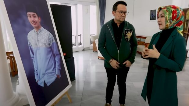 Ada Foto Besar Eril di Rumah Dinas, Atalia Praratya Lakukan Ini Bila Rindu