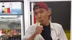 Kocak! 10 Cara Tak Terduga Minum Es Teh ala Netizen