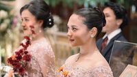 Cantik Banget! Amel Carla Bikin Pangling di Pernikahan Kakaknya