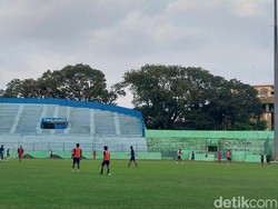 Arema FC Vs Persib Bandung: Ajang Adu Taktik Pelatih Anyar
