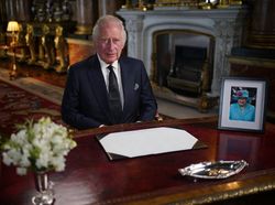 Ungkapan Cinta Raja Charles III untuk Ratu Elizabeth II di Pidato Perdana