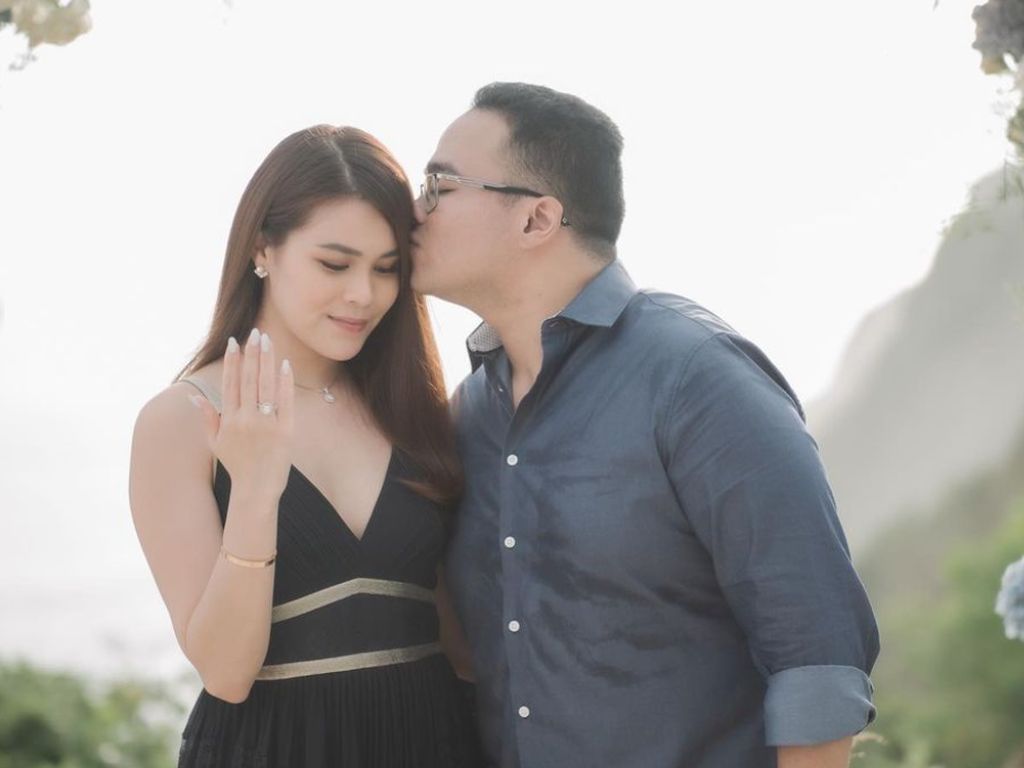 7 Fakta Chen Giovani, Pengusaha Cantik yang Baru Dilamar Putra Hotman Paris 7 Fakta Chen Giovani, Pengusaha Cantik yang Baru Dilamar Putra Hotman Paris