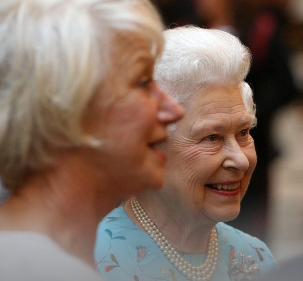 Helen Mirren memerankan Ratu Elizabeth II dalam film The Queen/Foto: Shutterstock ratu elizabeth ii meninggal dunia