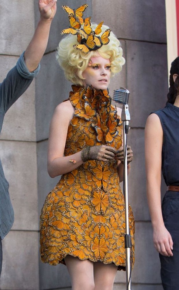 Ilustrasi Effie Trinket Hunger Games/ Foto: Pinterest.com/ 303 Magazine Gambaran karakter Effie Trinket yang nyentrik dan diperankan oleh Elizabeth Banks