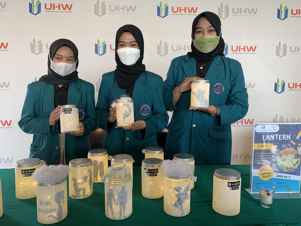 Mahasiswa UHW Surabaya Bikin Lampu 3 in 1 agar Tidur Nyenyak