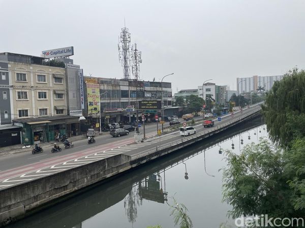 Kali Grogol Lokasi Korban Tewas Kecelakaan Tol Jelambar Ditemukan