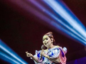 Vina Panduwinata Lakukan Tanam Benang Agar Tampak Awet Muda Vina Panduwinata Lakukan Tanam Benang Agar Tampak Awet Muda