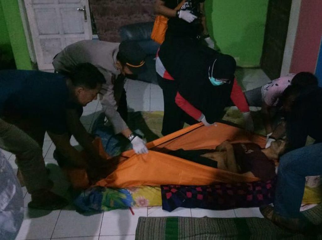 Lansia di Ngawi Tewas Bersimbah Darah, Ditemukan Luka Tusuk