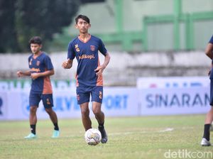 Persela Akhirnya Dapat Poin Perdana, Lini Pertahanan Masih Jadi Sorotan Persela Akhirnya Dapat Poin Perdana, Lini Pertahanan Masih Jadi Sorotan