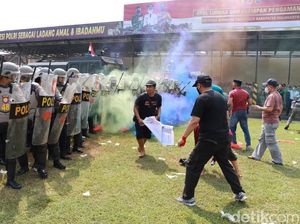 Polisi Perketat Penjagaan TPS Sangat Rawan saat Pilkades Serentak di Mojokerto