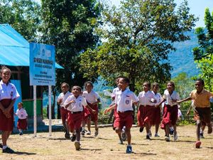 Kisah Dominikus, Sosok Penggagas Kemajuan Pendidikan di Pedalaman NTT Kisah Dominikus, Sosok Penggagas Kemajuan Pendidikan di Pedalaman NTT