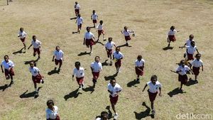 Semangat Anak Pedalaman NTT Belajar di Tengah Keterbatasan