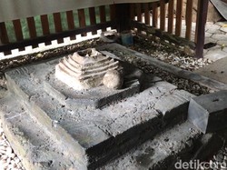 Melihat Persemayaman Abu Layon Raja Lasem dari Majapahit