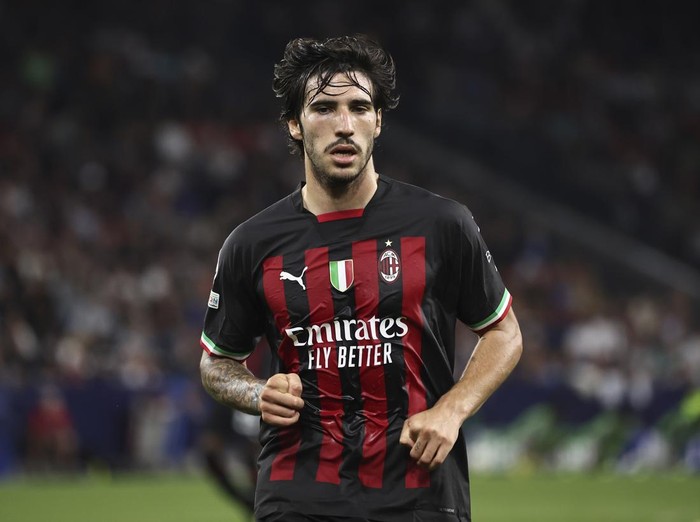 SALZBURG, AUSTRIA - SEPTEMBER 06: Sandro Tonali of AC Milan looks on during the UEFA Champions League group E match between FC Salzburg and AC Milan at Football Arena Salzburg on September 06, 2022 in Salzburg, Austria. (Photo by Giuseppe Cottini/AC Milan via Getty Images)