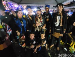 Seniman Debus Kumpul di Sukabumi Ingin Unjuk Gigi ke Pesulap Merah