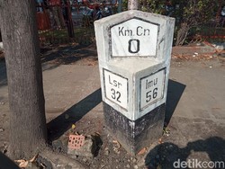 Warga Ingin Tugu 0 KM Kota Cirebon Bersolek