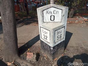 Warga Ingin Tugu 0 KM Kota Cirebon Bersolek Warga Ingin Tugu 0 KM Kota Cirebon Bersolek