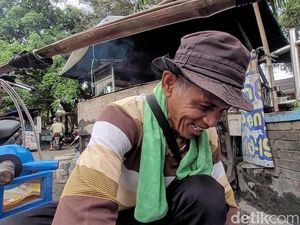 Harapan Tukang Rujak di HUT Sukabumi: Kalau Lagi Jualan, Jangan Dikejar-kejar! Harapan Tukang Rujak di HUT Sukabumi: Kalau Lagi Jualan, Jangan Dikejar-kejar!