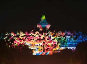Melihat Lagi Video Mapping Candi Borobudur yang Memukau