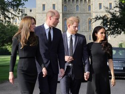 Kemesraan Harry-Meghan vs William-Kate, Mana yang Cuma Akting?