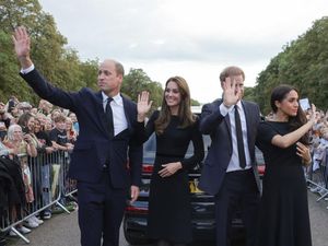 Arti Viral Tatapan Tajam Kate Middleton ke Meghan Markle Menurut Pakar