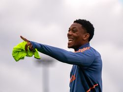 Serang Mourinho-Solskjaer, Martial Sanjung Van Gaal Gegara Hal Ini