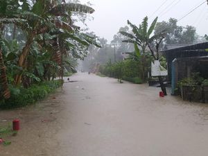 Sungai Meluap, Belasan Rumah di Sitiarjo Malang Terendam Sungai Meluap, Belasan Rumah di Sitiarjo Malang Terendam