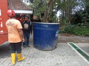 Dampak Penutupan Selokan Mataram Meluas, Kini 81 KK Kekurangan Air Bersih Dampak Penutupan Selokan Mataram Meluas, Kini 81 KK Kekurangan Air Bersih