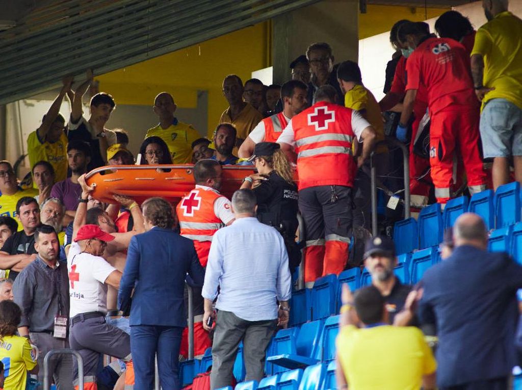 Cadiz Vs Barcelona: Suporter Alami Cardiac Arrest, Begini Kondisinya Cadiz Vs Barcelona: Suporter Alami Cardiac Arrest, Begini Kondisinya