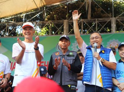 Momen Zulhas Jalan Bareng Ganjar di Semarang, Ada Apa?