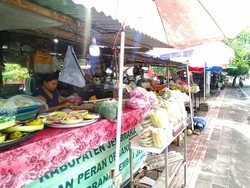 Pasar Tenten, Surganya Jajan Pasar di Bali