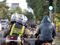 Tertib di Jalan Rek! Polisi Surabaya Akan Terapkan ETLE Pakai Gadget Khusus