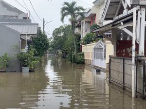 Puri Kartika Ciledug Banjir, Warga Berharap Bantuan Alat Pembersih Puri Kartika Ciledug Banjir, Warga Berharap Bantuan Alat Pembersih