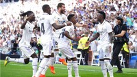 5. Real Madrid. Mereka membayar 833 juta Euro untuk 19 transfer, padahal total valuasi pemain ketika direkrut hanya sebesar 685 juta Euro. Artinya, El Real boros 148 juta Euro. Foto: AP/Manu Fernandez