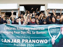 Komunitas Warteg Bagikan Sembako-Deklarasi Dukung Ganjar di Tangerang